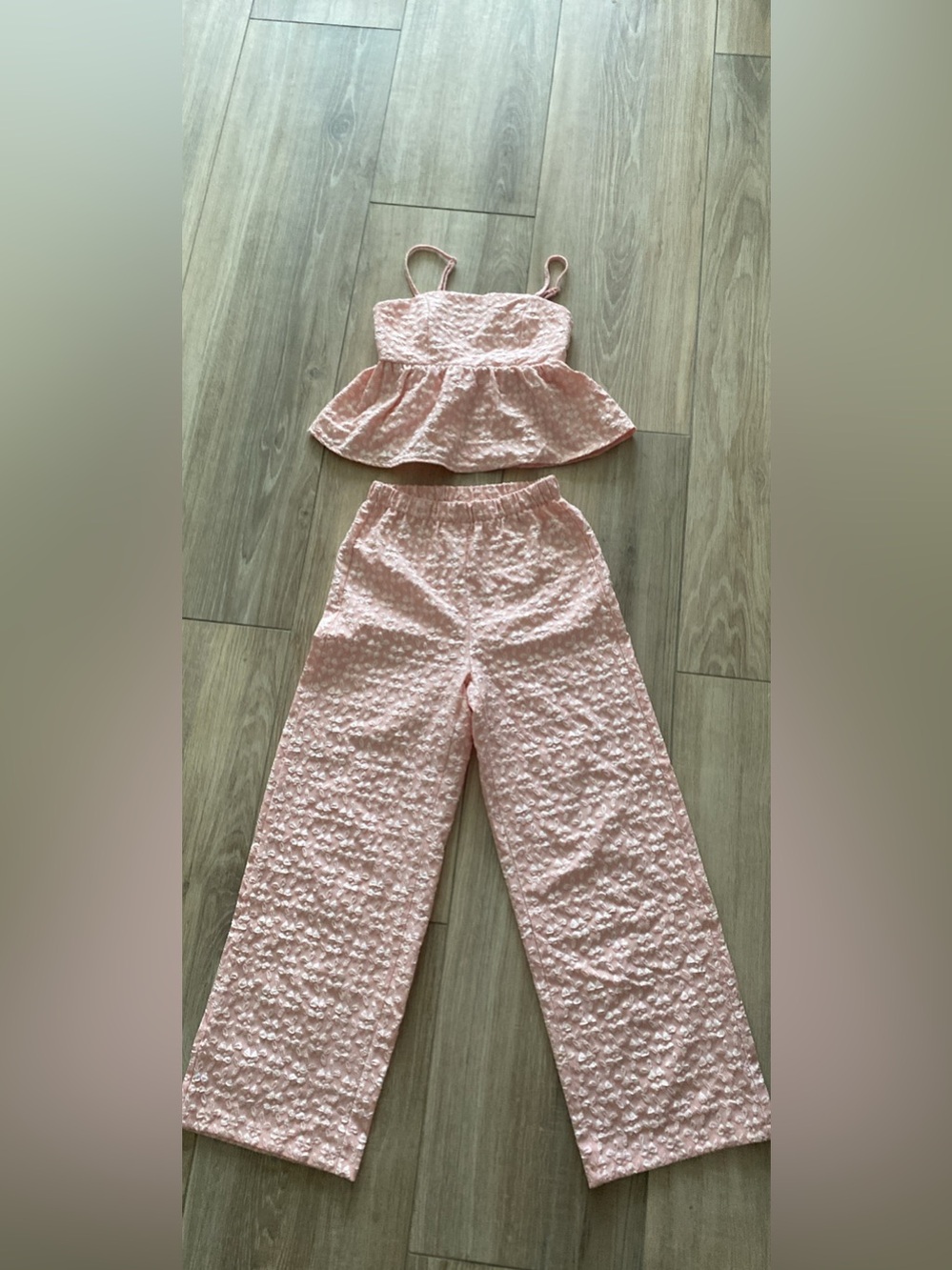 Like-New Two-Piece Textured Pink Crop Top & Wide Leg Pants Set SHEIN Size XS
